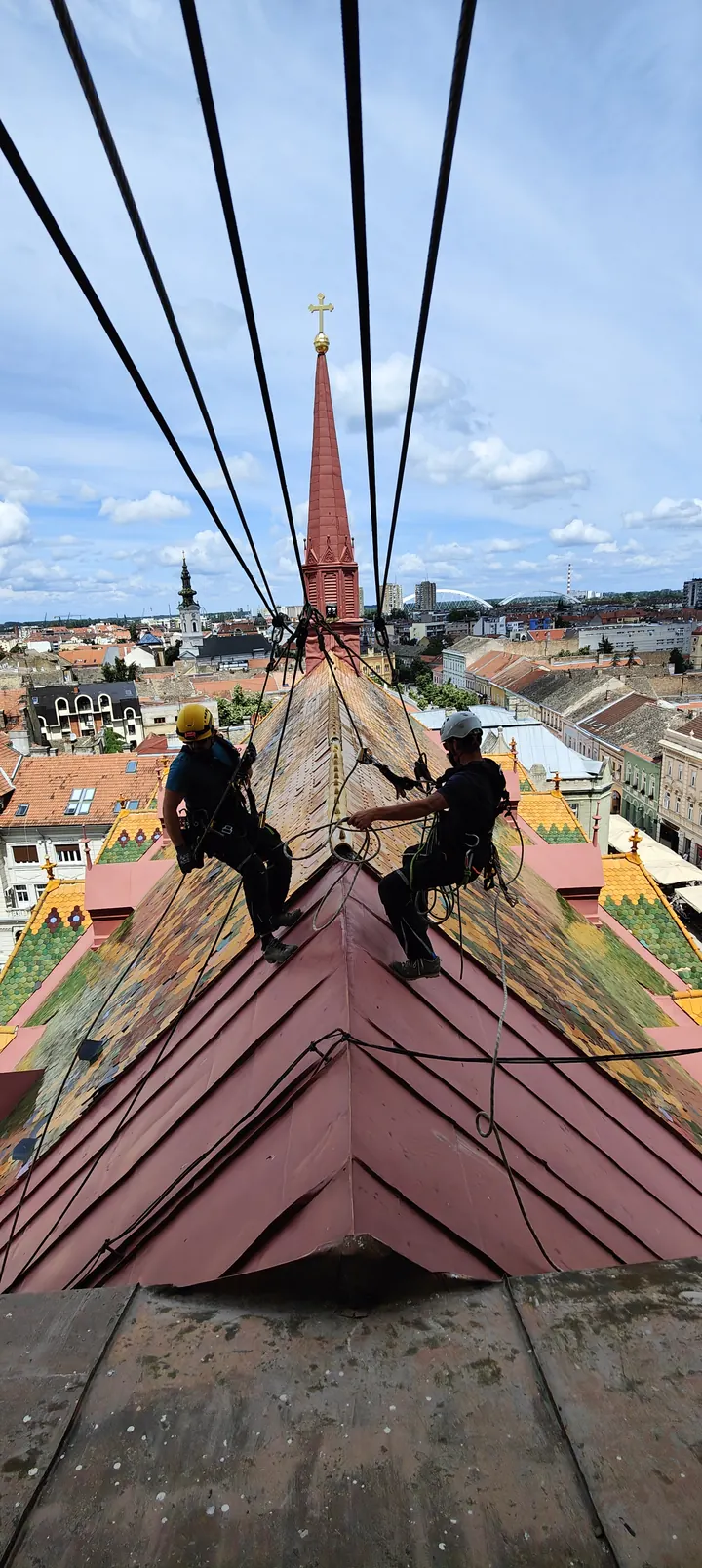 Alpinistički pristup strmom krovu