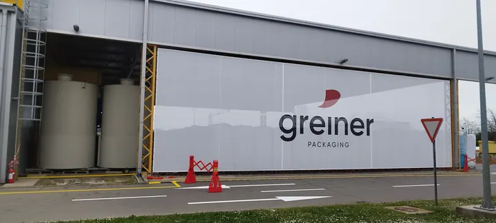 Oznaka na industrijskom objektu