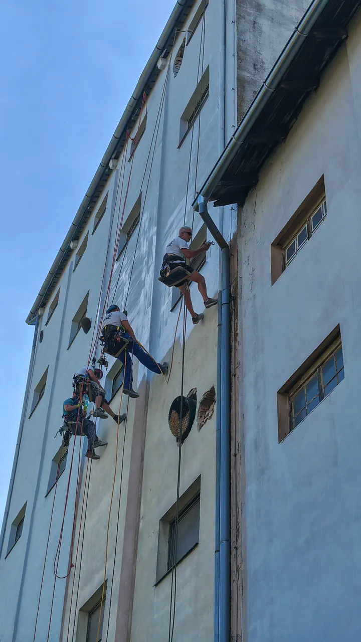Radovi na fasadi stambenog objekta