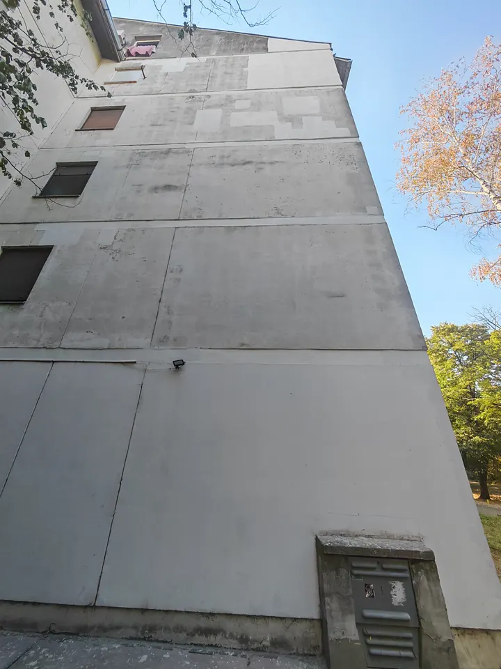 Betonska fasada sa spojevima